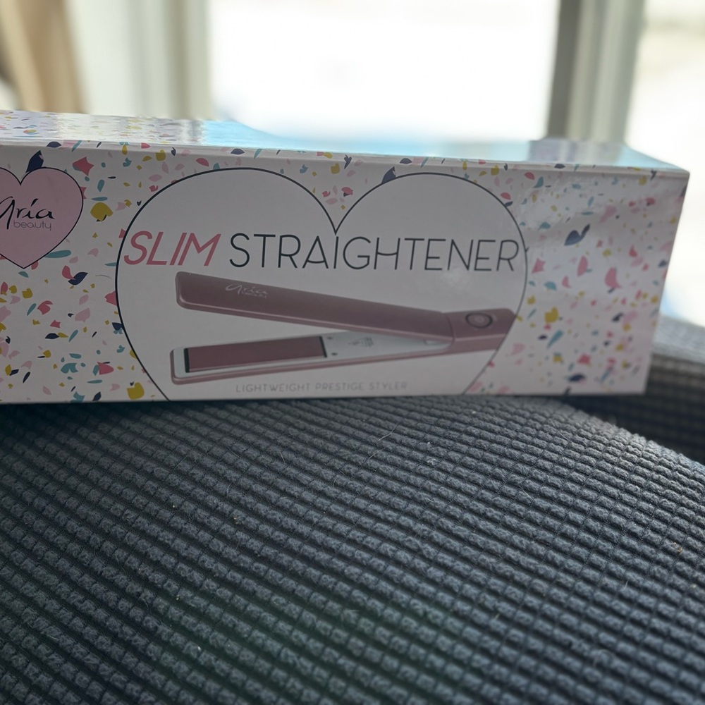 Aria Slim Professional Straightener - Pink